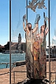 96 Donne nel vetro (1)